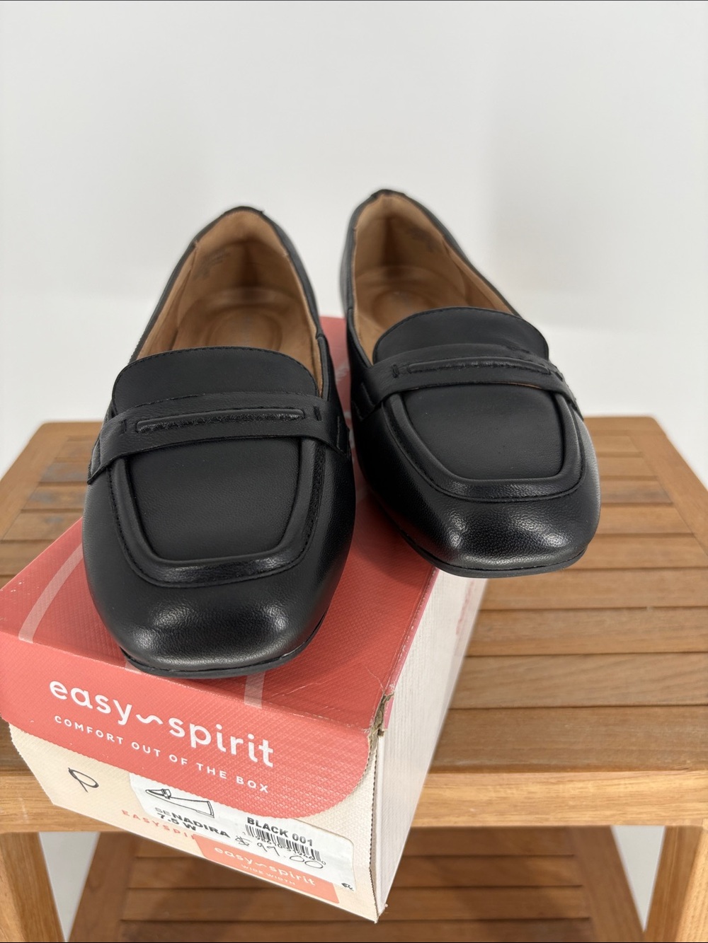 New women’s Easy Spirit Black Leather Penny Loafers size 7.5 W - Picture 5 of 5